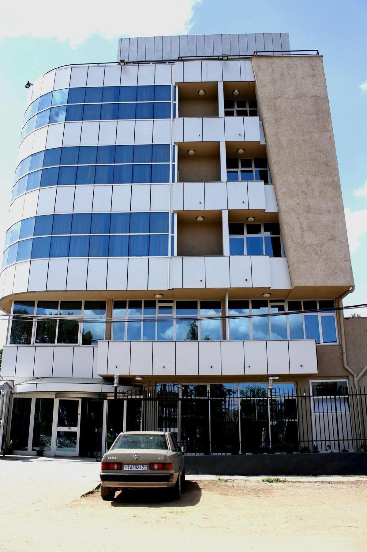 Oasis Hotel Apartment Addis Ababa Exterior photo